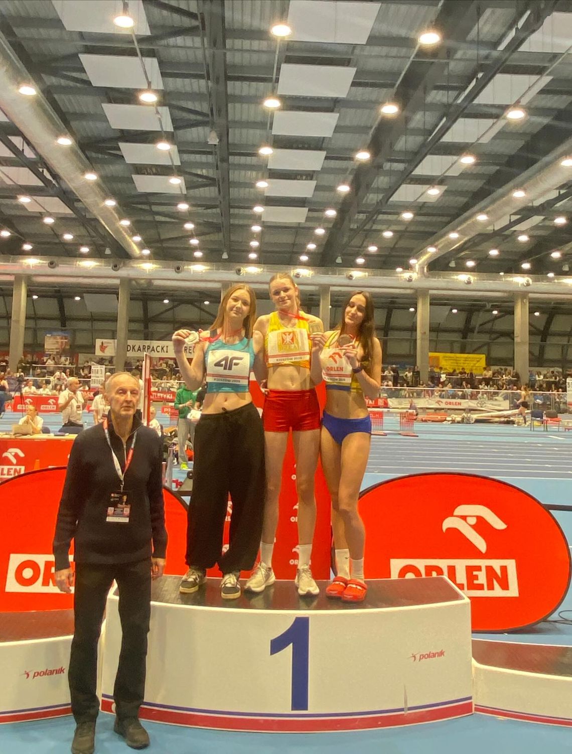 Julia Jasielon ze srebrnym medalem na Halowych Mistrzostwach Polski U18! 🥈