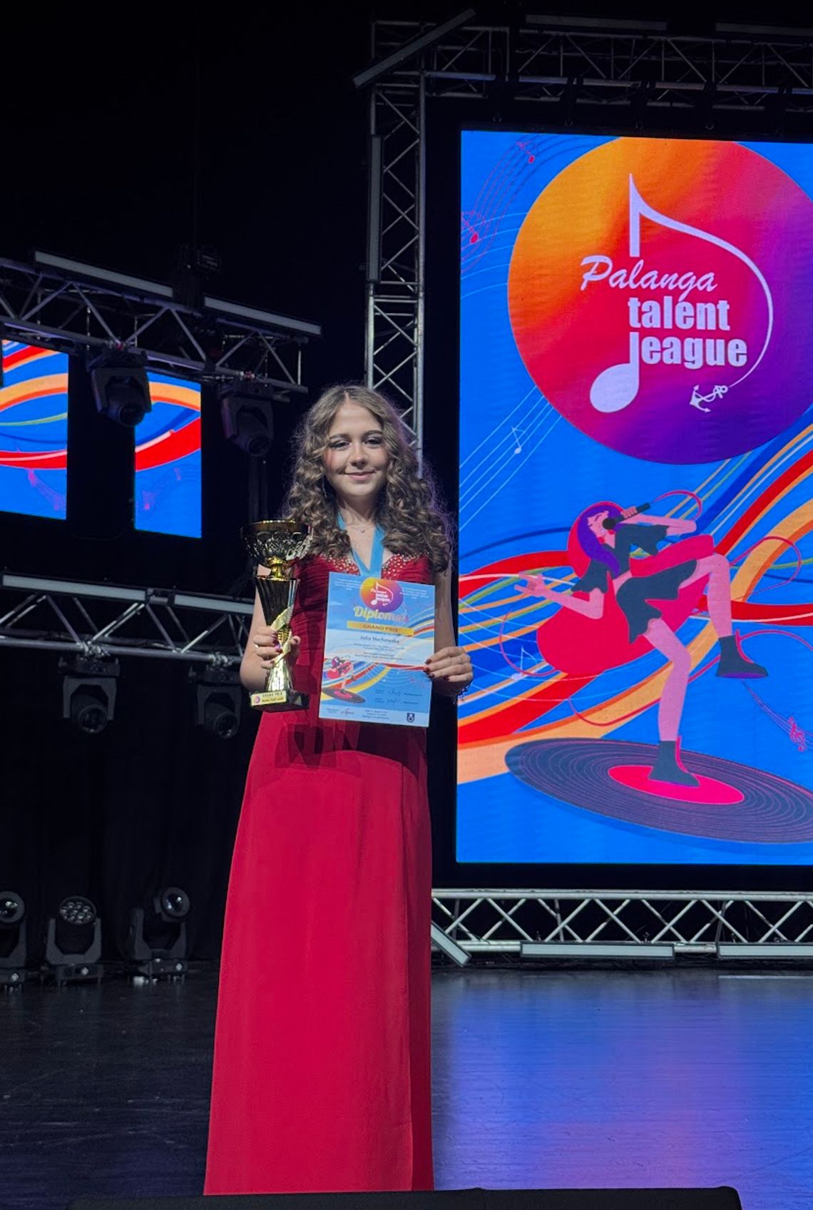Julia Markowska z Grand Prix międzynarodowego festiwalu na Litwie! Sukces polskiej wokalistki Julia Markowska z Grand Prix międzynarodowego festiwalu na Litwie! Sukces polskiej wokalistki