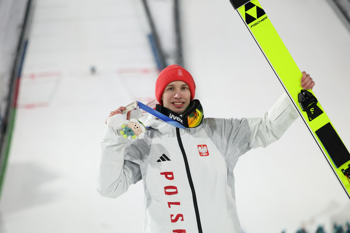 Kacper Tomasiak srebrnym medalistą olimpijskim w Predazzo! 🥈