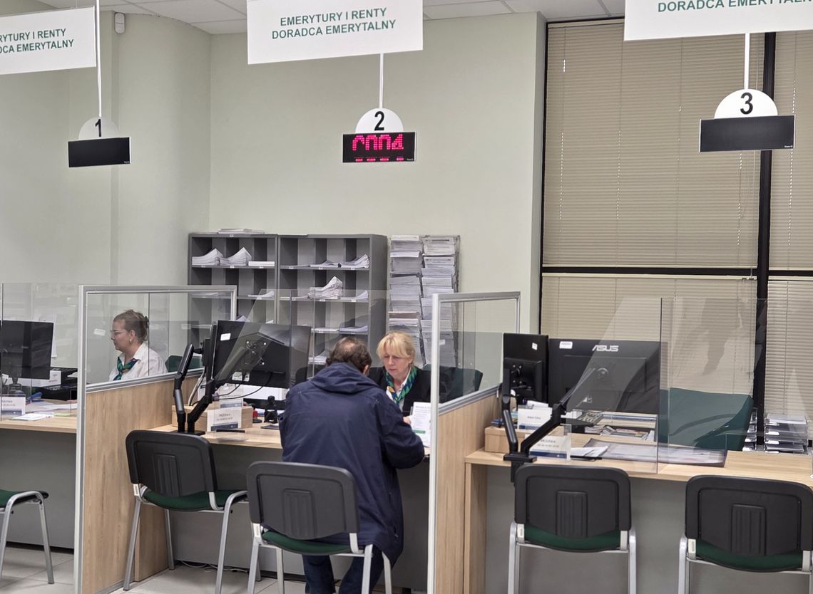 Kiedy przejść na emeryturę, żeby zyskać więcej? ZUS radzi, by nie podejmować decyzji pochopnie