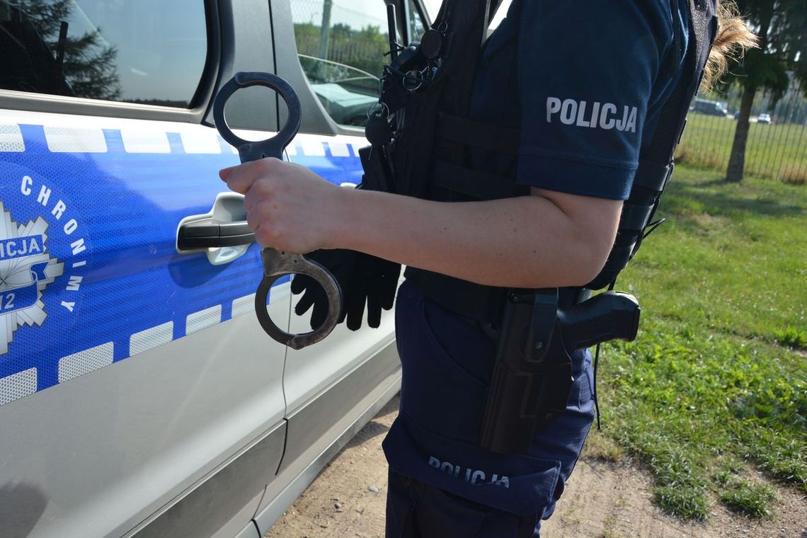 Kolejny złodziej zatrzymany w Suwałkach. Łupem padł alkohol i artykuły sklepowe Kolejny złodziej zatrzymany w Suwałkach. Łupem padł alkohol i artykuły sklepowe