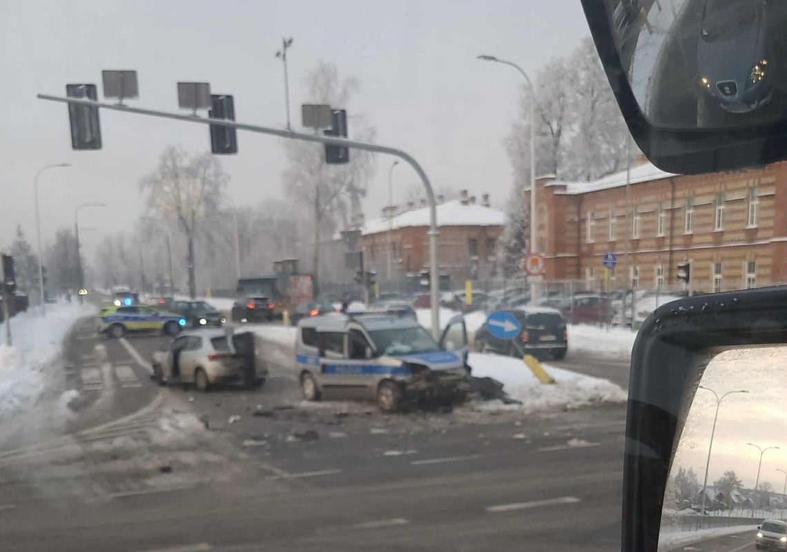 Kolizja na skrzyżowaniu W. Polskiego i Leśnej w Suwałkach