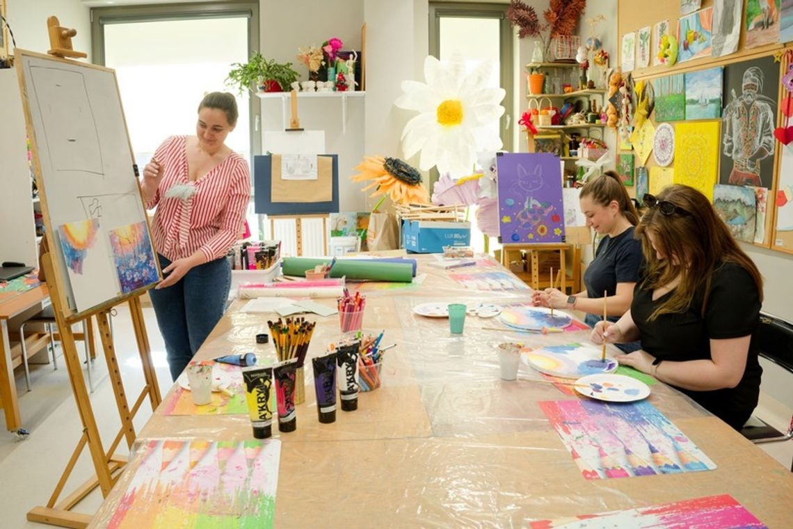 „Kolory wiosny” w Suwałkach. Twórcze warsztaty z okazji Dnia Kobiet