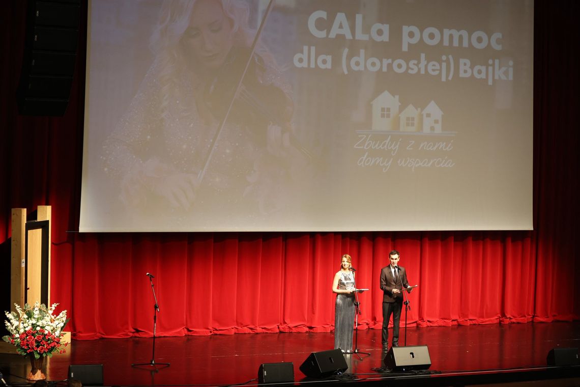 Koncert charytatywny „CALa pomoc dla (dorosłej) Bajki” Koncert charytatywny „CALa pomoc dla (dorosłej) Bajki”