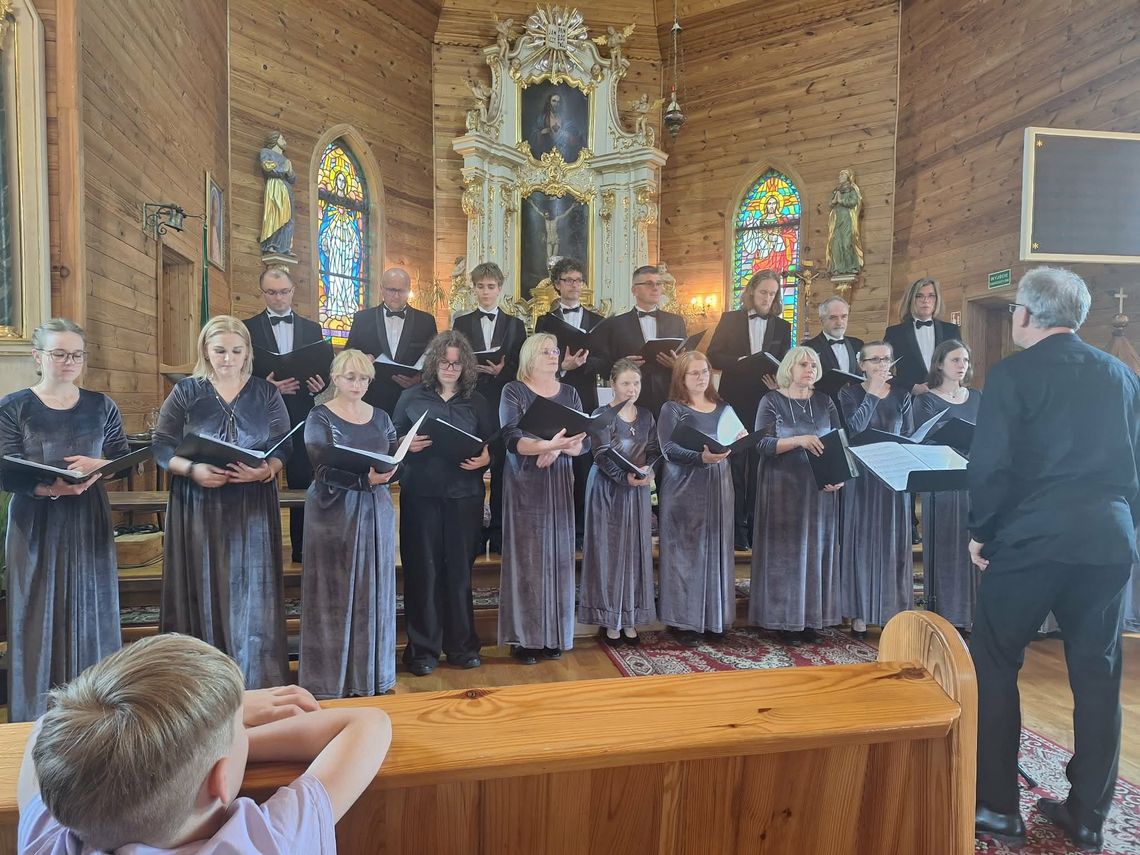 Koncert w zabytkowym kościele uczcił 50-lecie Suwalskiego Parku Krajobrazowego 🎼💚 Koncert w zabytkowym kościele uczcił 50-lecie Suwalskiego Parku Krajobrazowego 🎼💚