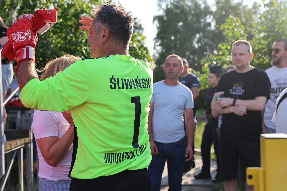 🧤 Koniec pewnej ery! Karol Śliwiński żegna się z boiskiem po 47 latach życia i tysiącach interwencji! 👏⚽