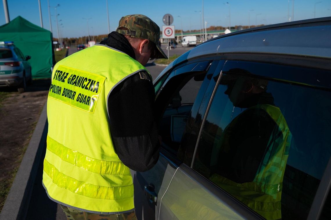 Kontrole na granicy z Litwą – ponad 12 tysięcy osób sprawdzonych w trzy dni Kontrole na granicy z Litwą – ponad 12 tysięcy osób sprawdzonych w trzy dni