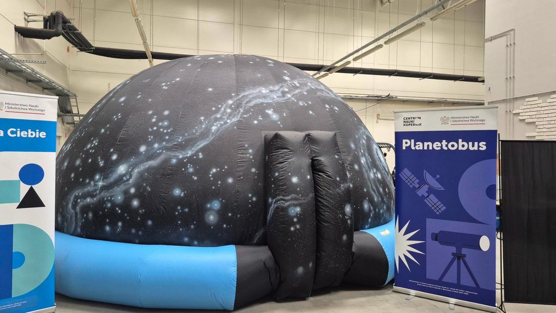 Kosmos przyjechał do Suwałk. Planetobus stanął przy Strefie SOWA