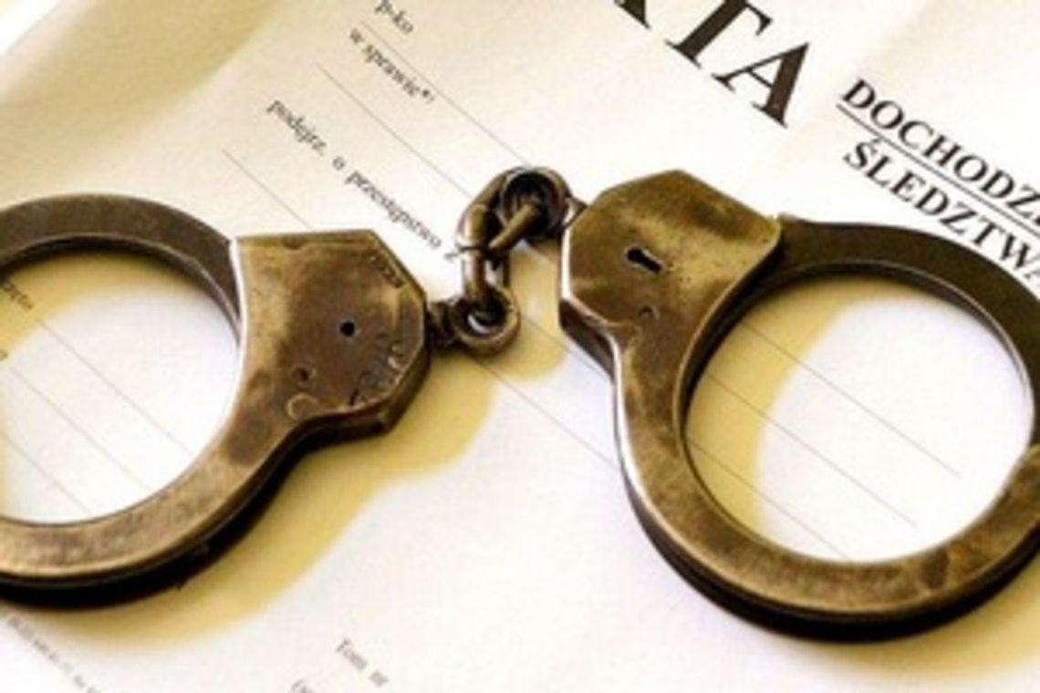 Kradł słodycze i alkohol w sklepie. 29-latek zatrzymany przez policję