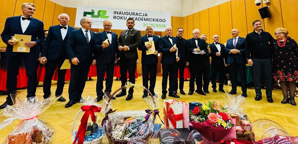 💎 Kryształowy Jubileusz Zespołu Wokalnego „Złota Jesień” z Suwałk 💐🎶 💎 Kryształowy Jubileusz Zespołu Wokalnego „Złota Jesień” z Suwałk 💐🎶