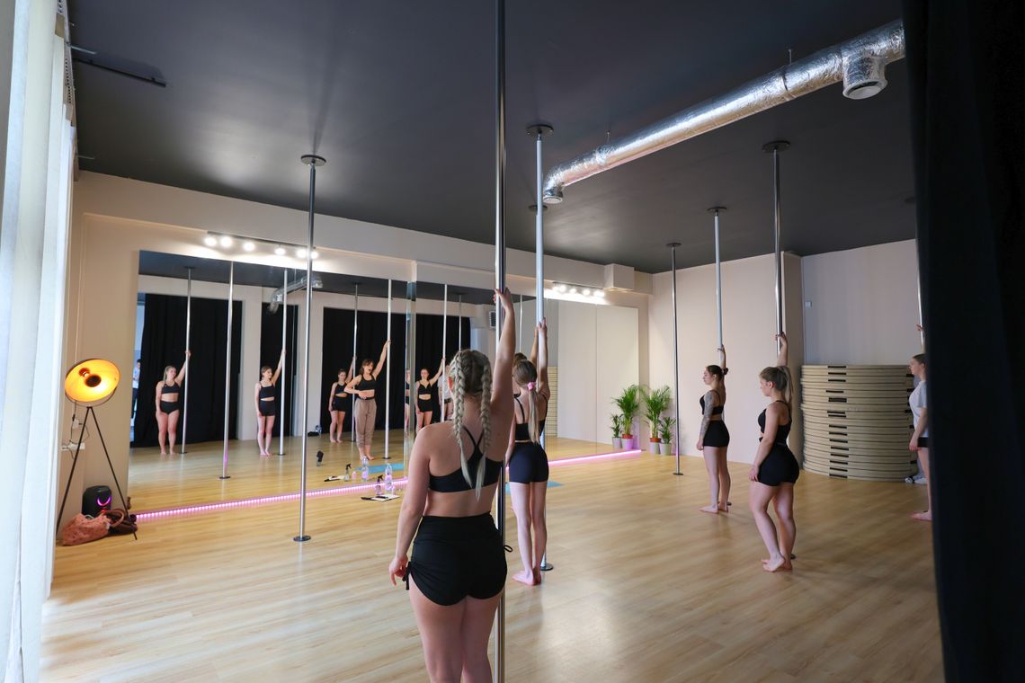 Lecimy Pole Dance & Aerial Suwałki – miejsce przy Sportowej 30, w którym odkryjesz swoją siłę Lecimy Pole Dance & Aerial Suwałki – miejsce przy Sportowej 30, w którym odkryjesz swoją siłę