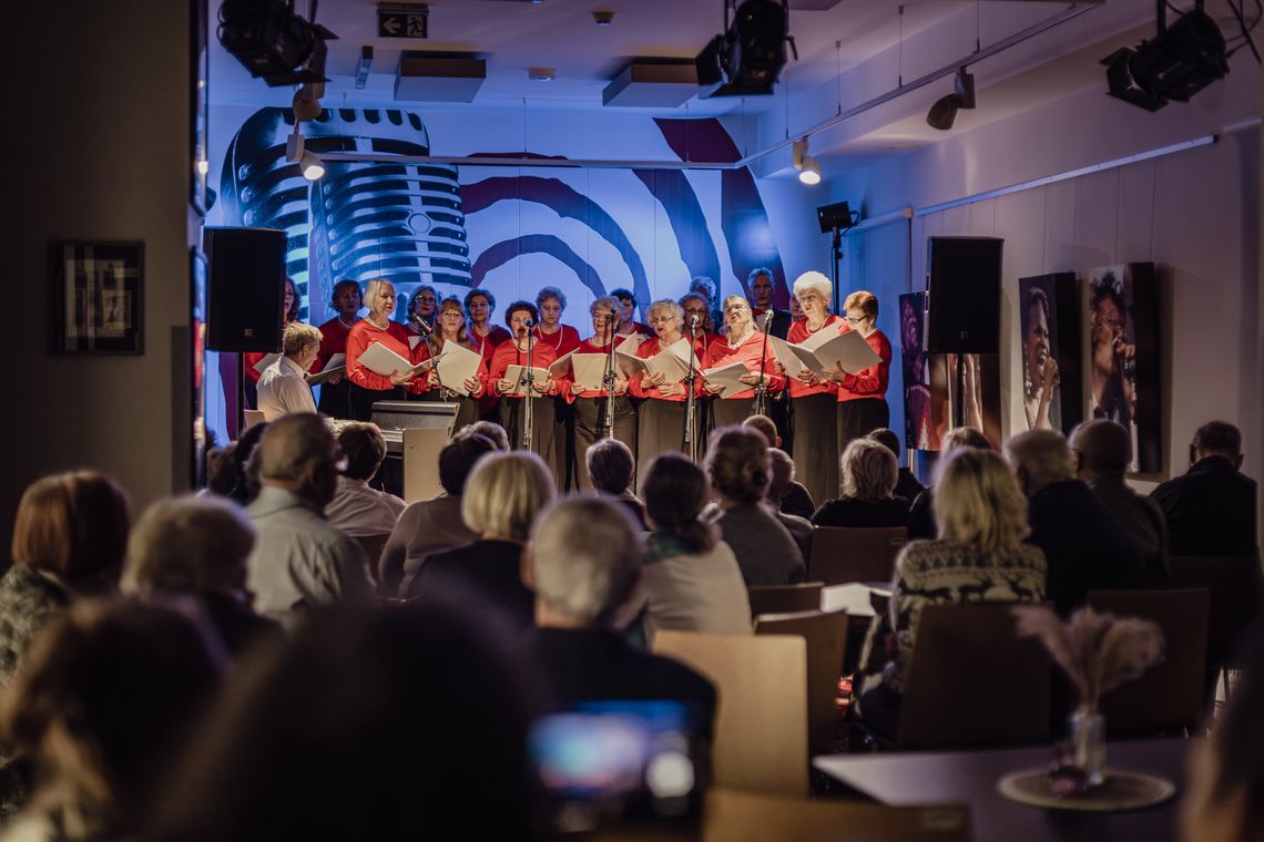 🎶 Magiczny, świąteczny wieczór z Chórem Seniora Canto w Kawiarence Artystycznej 🎶 Magiczny, świąteczny wieczór z Chórem Seniora Canto w Kawiarence Artystycznej