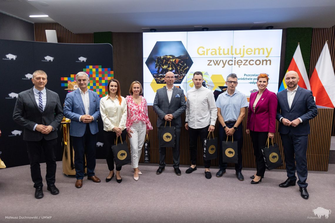 🐝 Marcin Kruszewski z Łap laureatem konkursu „Pszczelarz Roku 2025”! 🌼🍯 🐝 Marcin Kruszewski z Łap laureatem konkursu „Pszczelarz Roku 2025”! 🌼🍯