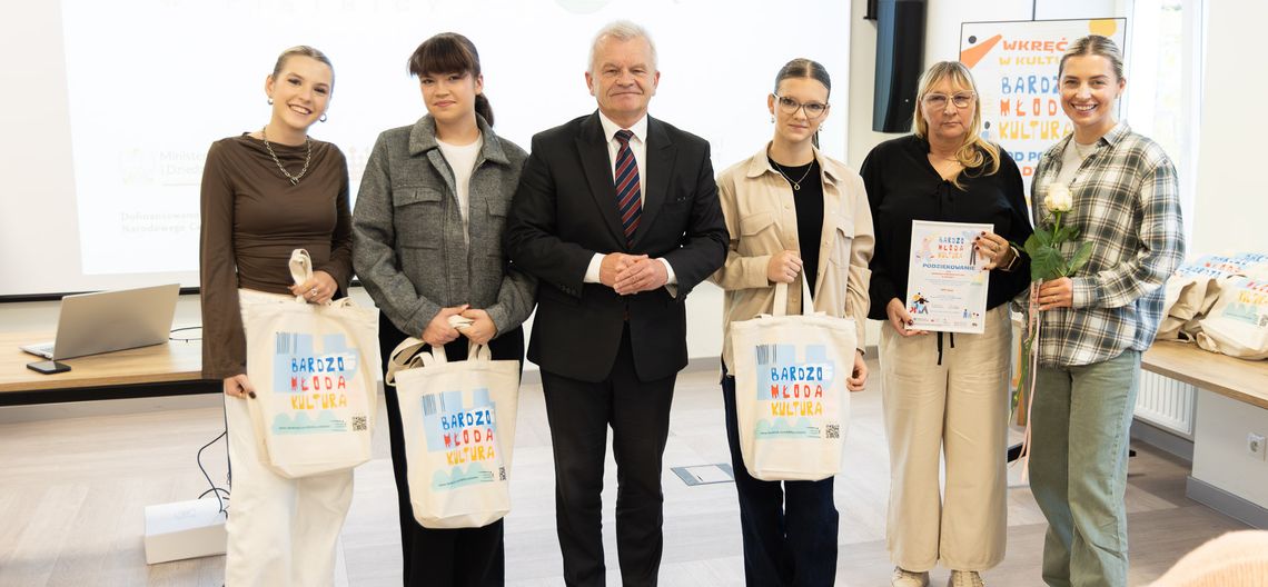 Młodzi tworzą kulturę po swojemu. Sześć projektów i 78 tys. zł wsparcia w Województwie Podlaskim Młodzi tworzą kulturę po swojemu. Sześć projektów i 78 tys. zł wsparcia w Województwie Podlaskim