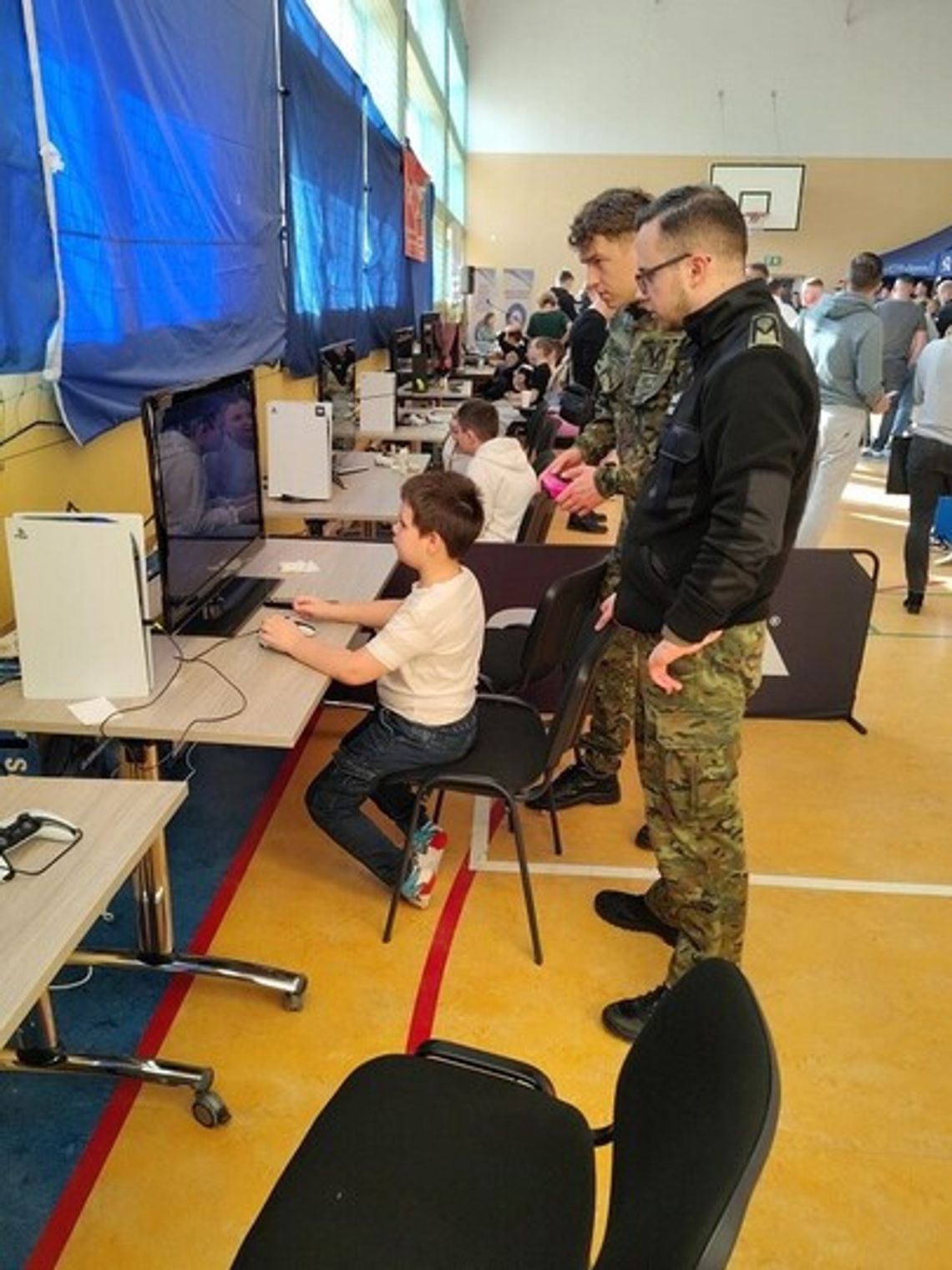 Mundurowi zagrali dla Miłosza. Charytatywny turniej w areszcie z wielkim sercem Mundurowi zagrali dla Miłosza. Charytatywny turniej w areszcie z wielkim sercem