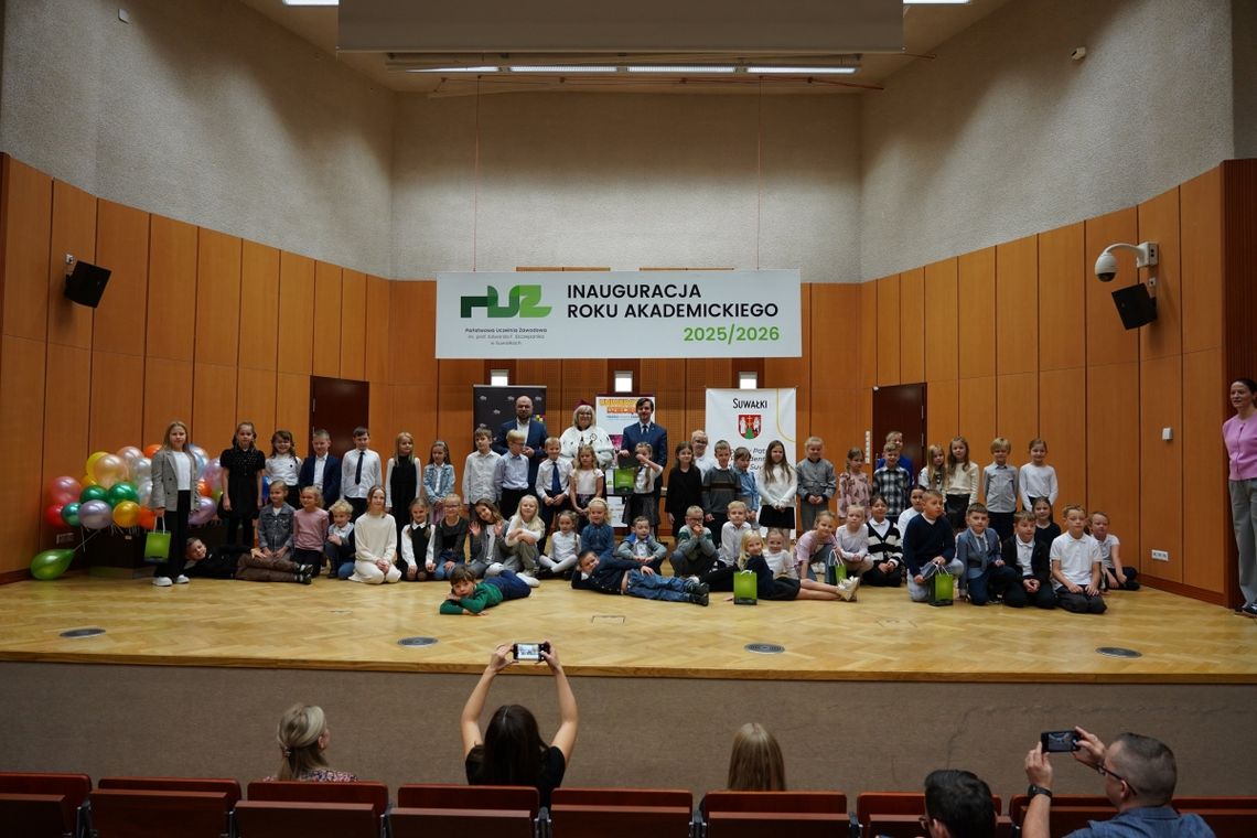 🎓 Najmłodsi studenci z indeksami! Ruszyła 11. edycja Uniwersytetu Dziecięcego