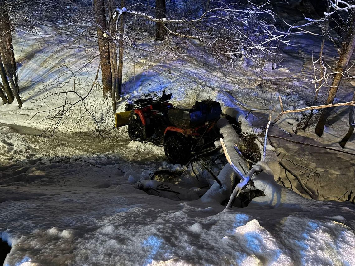 Nietrzeźwy kierowca quada w rowie