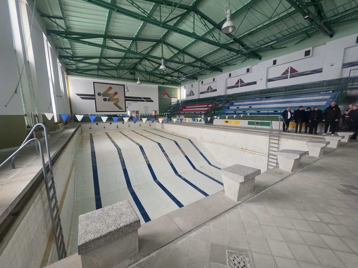 Nowa przyszłość budynku po dawnej pływalni w Suwałkach. Siłownia OSiR zostanie zamknięta 🏗️