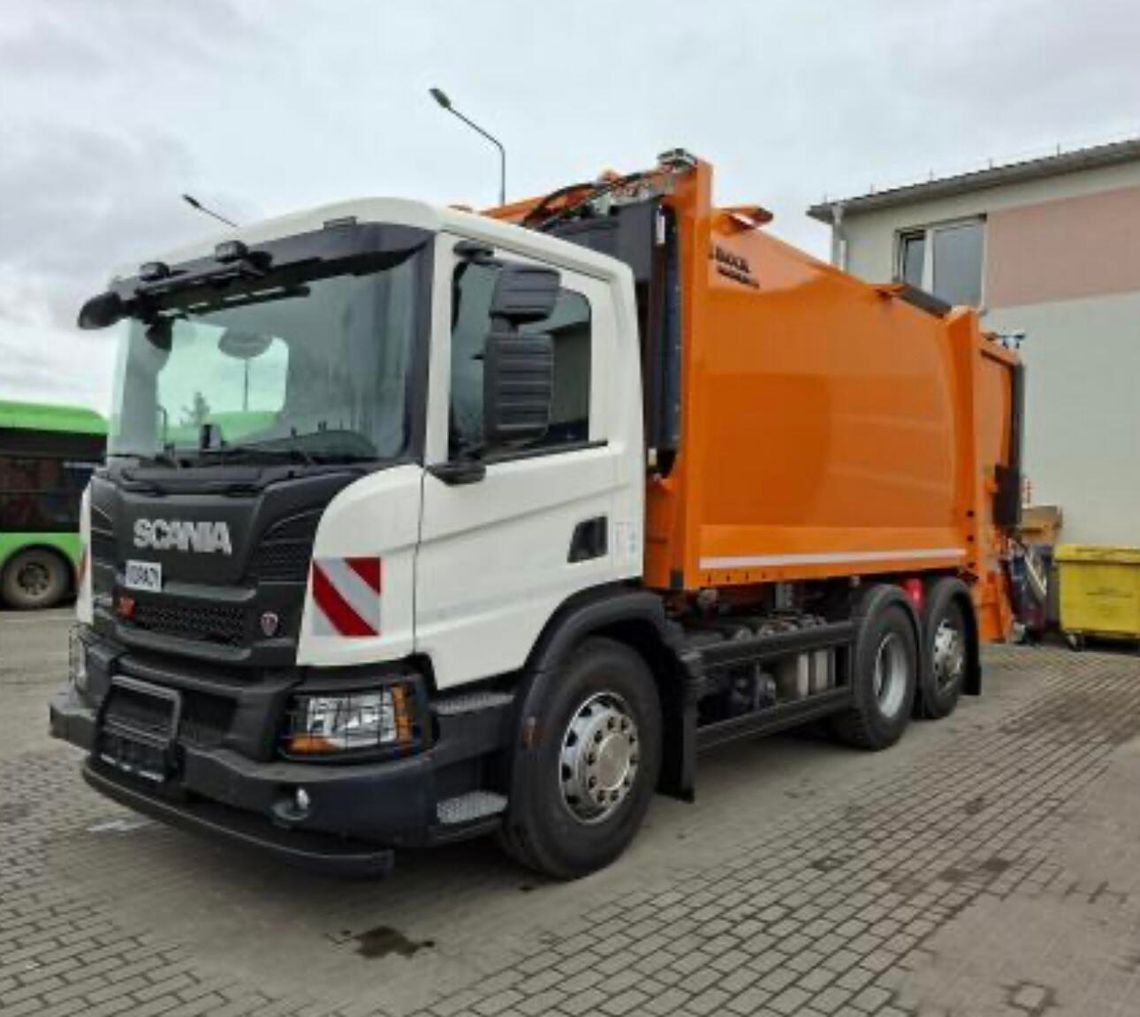 Nowa śmieciarka we flocie suwalskiego PGK