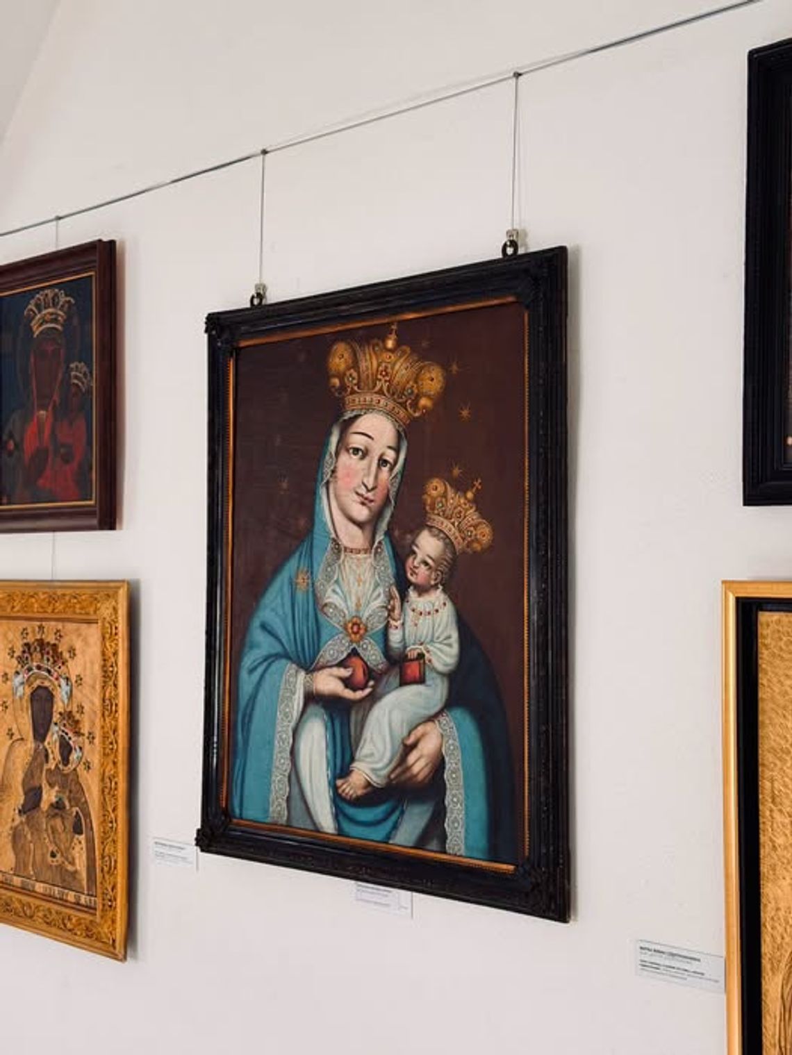 Nowe dzieło w zbiorach Muzeum w Sejnach. Do ekspozycji „Wymodlone Obrazy” trafiła Matka Boska Piekarska Nowe dzieło w zbiorach Muzeum w Sejnach. Do ekspozycji „Wymodlone Obrazy” trafiła Matka Boska Piekarska