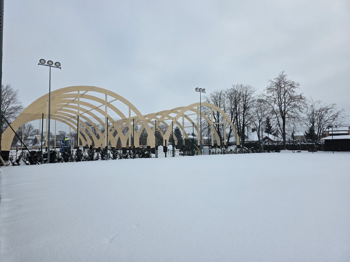 Nowe hale tenisowe nad Arkadią. Publiczno-prywatna współpraca zmienia sportowe Suwałki 🎾 Nowe hale tenisowe nad Arkadią. Publiczno-prywatna współpraca zmienia sportowe Suwałki 🎾