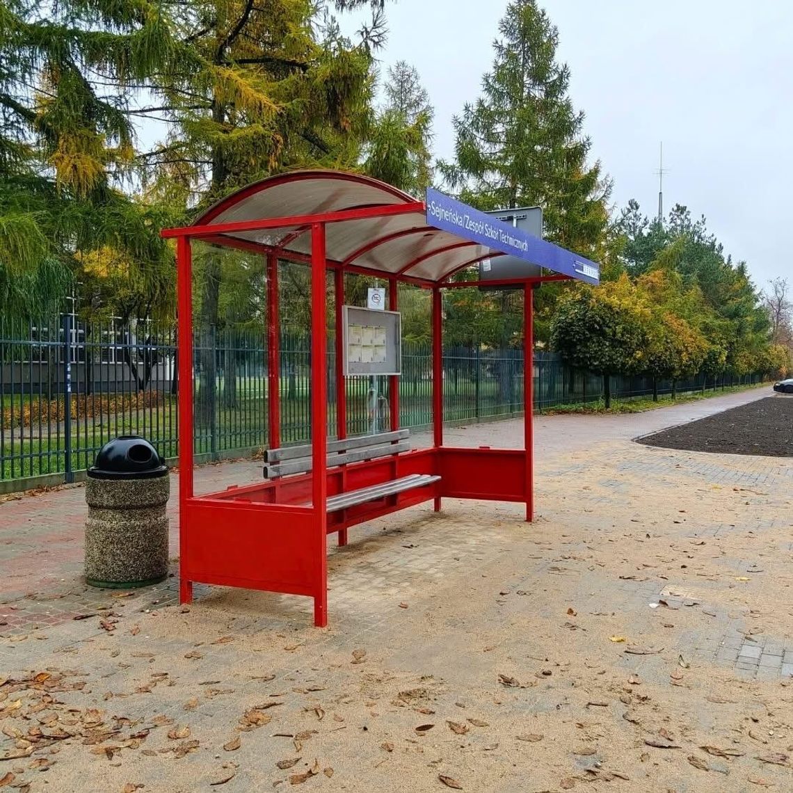 Nowe wiaty przystankowe na ulicy Sejneńskiej – większy komfort dla pasażerów Nowe wiaty przystankowe na ulicy Sejneńskiej – większy komfort dla pasażerów