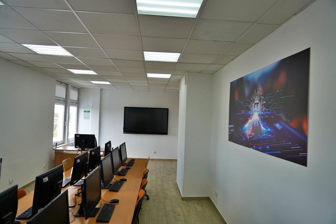 Nowoczesne sale i ponad 30 monitorów. PUZ w Suwałkach rozwija bazę dydaktyczną Nowoczesne sale i ponad 30 monitorów. PUZ w Suwałkach rozwija bazę dydaktyczną