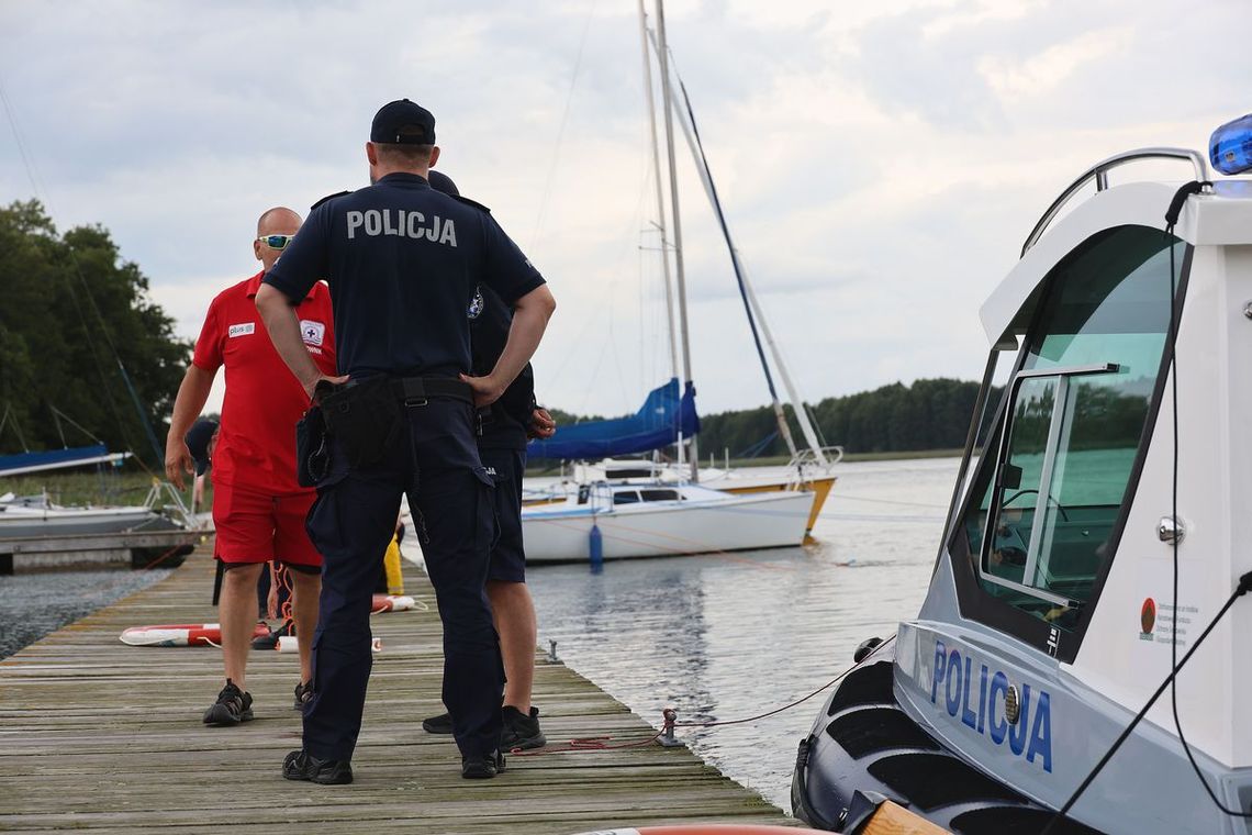 🚓 Nowy alkomat i szkolenie dla policjantów – wspólne działania na rzecz bezpieczeństwa w Starym Folwarku 🚤 🚓 Nowy alkomat i szkolenie dla policjantów – wspólne działania na rzecz bezpieczeństwa w Starym Folwarku 🚤