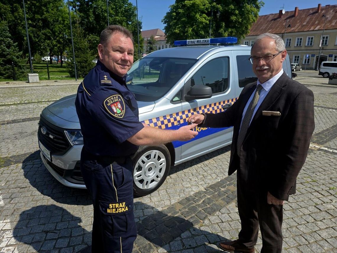 Nowy ekologiczny radiowóz Straży Miejskiej w Suwałkach. Auto wesprze codzienną służbę funkcjonariuszy Nowy ekologiczny radiowóz Straży Miejskiej w Suwałkach. Auto wesprze codzienną służbę funkcjonariuszy