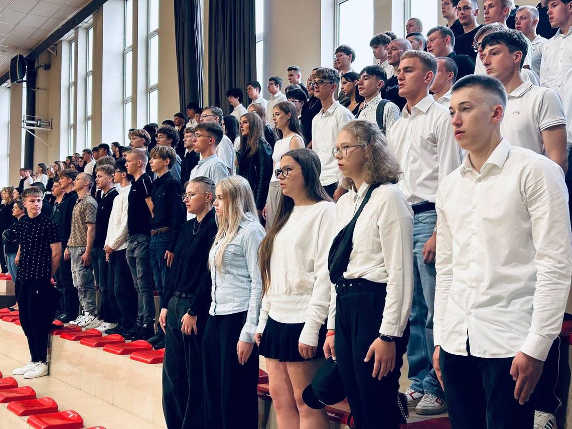 Nowy rok szkolny 2026/2027 rozpoczęty. Edukacja, odpowiedzialność i nowe wyzwania Nowy rok szkolny 2026/2027 rozpoczęty. Edukacja, odpowiedzialność i nowe wyzwania