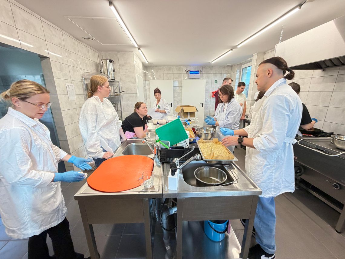 Od regionalnych smaków po nowoczesną logistykę. Studenci zdobywali praktyczne doświadczenie w terenie Od regionalnych smaków po nowoczesną logistykę. Studenci zdobywali praktyczne doświadczenie w terenie