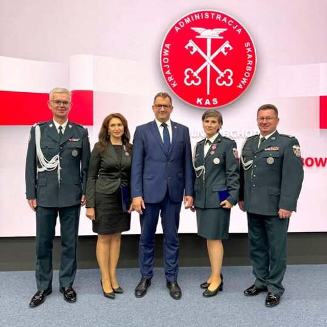 Odznaczenia dla przedstawicielek Podlaskiej KAS. Wyróżniono naczelnik urzędu skarbowego i zastępcę naczelnika Odznaczenia dla przedstawicielek Podlaskiej KAS. Wyróżniono naczelnik urzędu skarbowego i zastępcę naczelnika