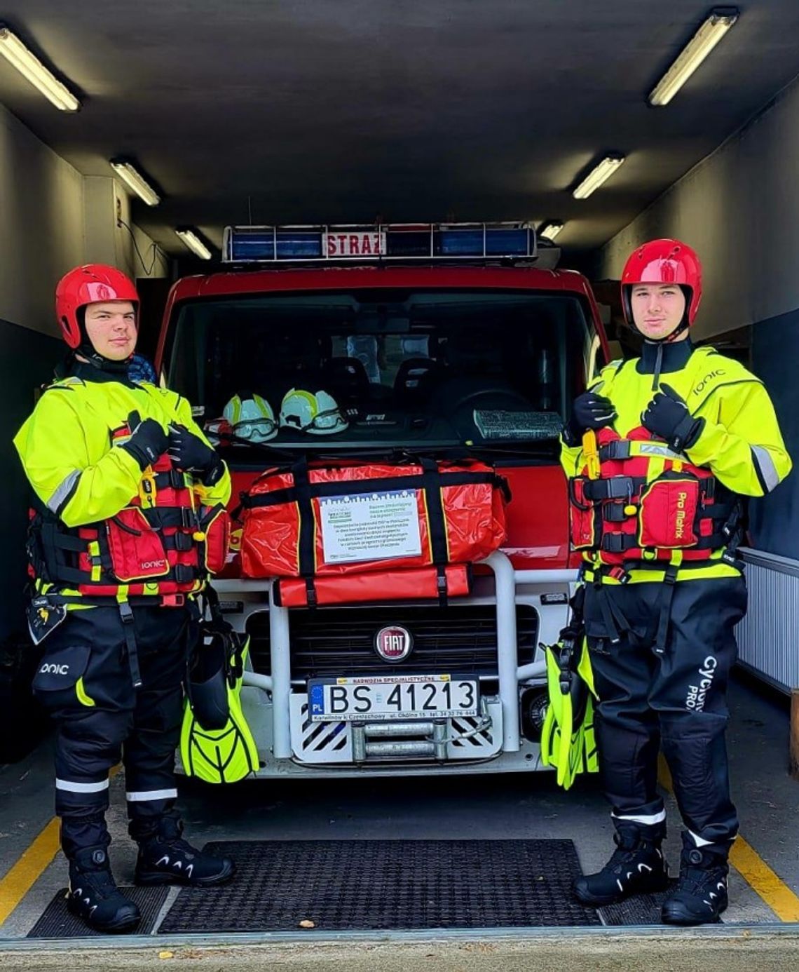 OSP Płociczno z nowym sprzętem. Strażacy otrzymali dwa zestawy suchych skafandrów