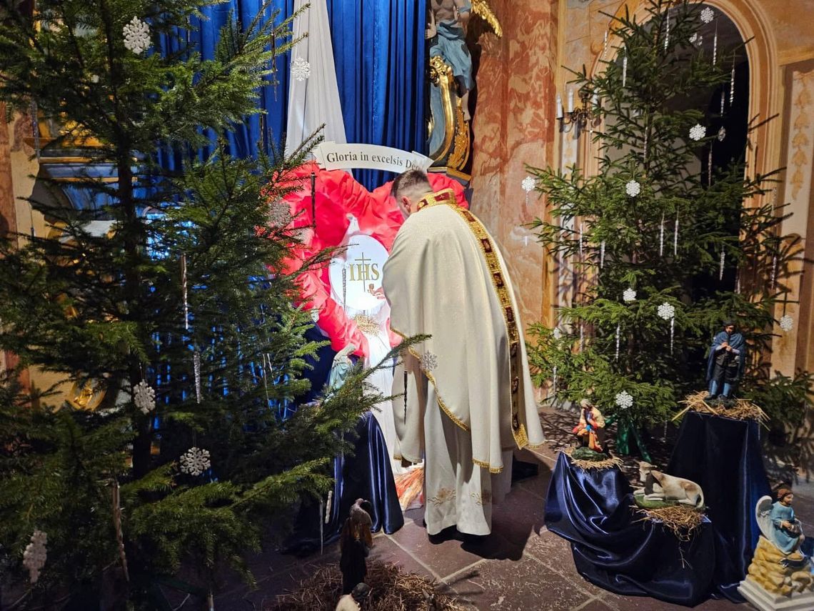 Pasterka w Parafii pw. Niepokalanego Poczęcia NMP w Wigrach Pasterka w Parafii pw. Niepokalanego Poczęcia NMP w Wigrach