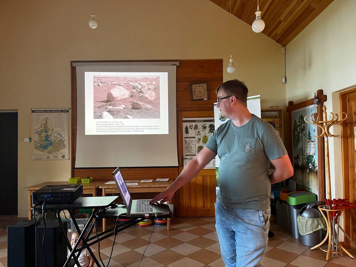 Pierwsza „Gawęda o przyrodzie” nad Wigrami. O murawach, owcach i krajobrazie Suwalszczyzny Pierwsza „Gawęda o przyrodzie” nad Wigrami. O murawach, owcach i krajobrazie Suwalszczyzny