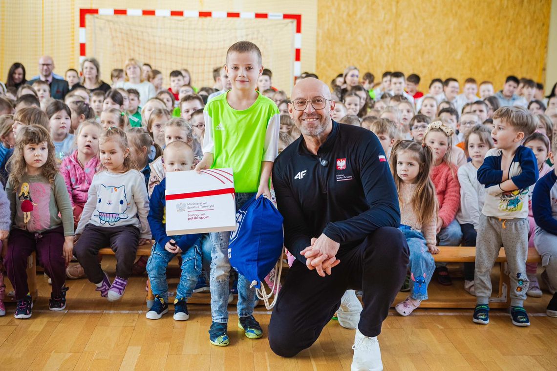 Pierwszy Orlik w Gminie Szypliszki powstanie w Słobódce. Minister Sportu i Turystyki z wizytą w szkole