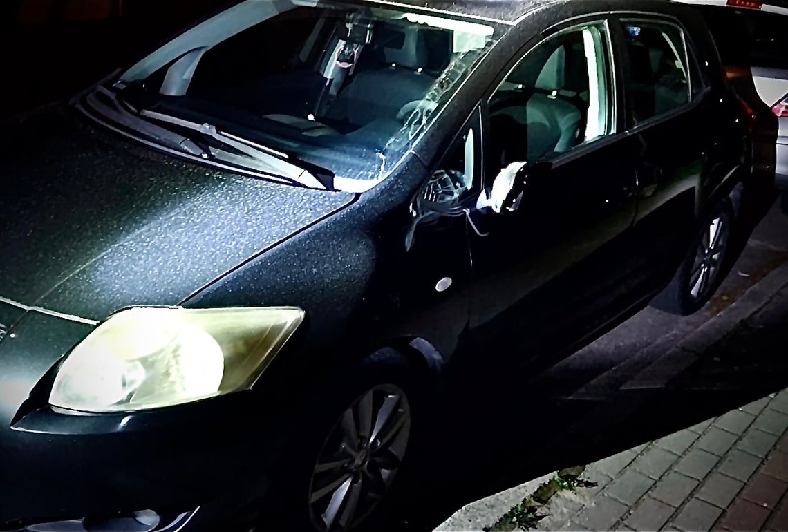 🚨 Pijany 37-latek kopał samochody w Augustowie – grozi mu 5 lat więzienia