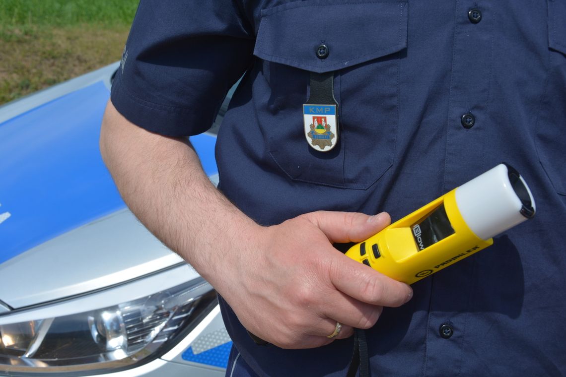 Pijany kierował hulajnogą elektryczną w Suwałkach. Otrzymał mandat w wysokości 2500 zł Pijany kierował hulajnogą elektryczną w Suwałkach. Otrzymał mandat w wysokości 2500 zł