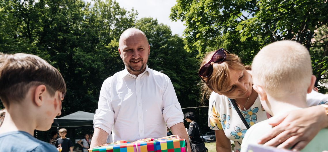 Pizza, prezenty i wspólna zabawa. Dzień Dziecka w placówkach opiekuńczo-wychowawczych Pizza, prezenty i wspólna zabawa. Dzień Dziecka w placówkach opiekuńczo-wychowawczych
