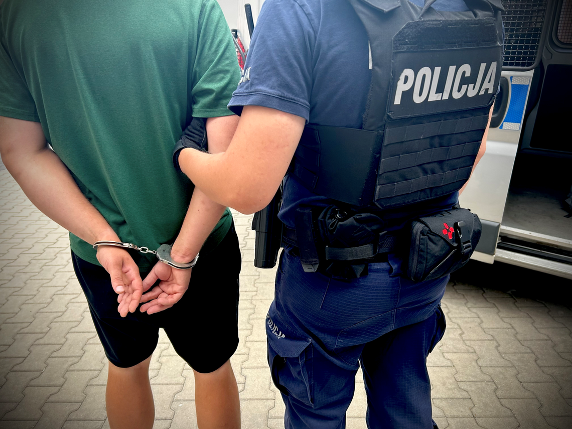 Pobił 70-letnią matkę. 33-latek trafił do aresztu na trzy miesiące Pobił 70-letnią matkę. 33-latek trafił do aresztu na trzy miesiące