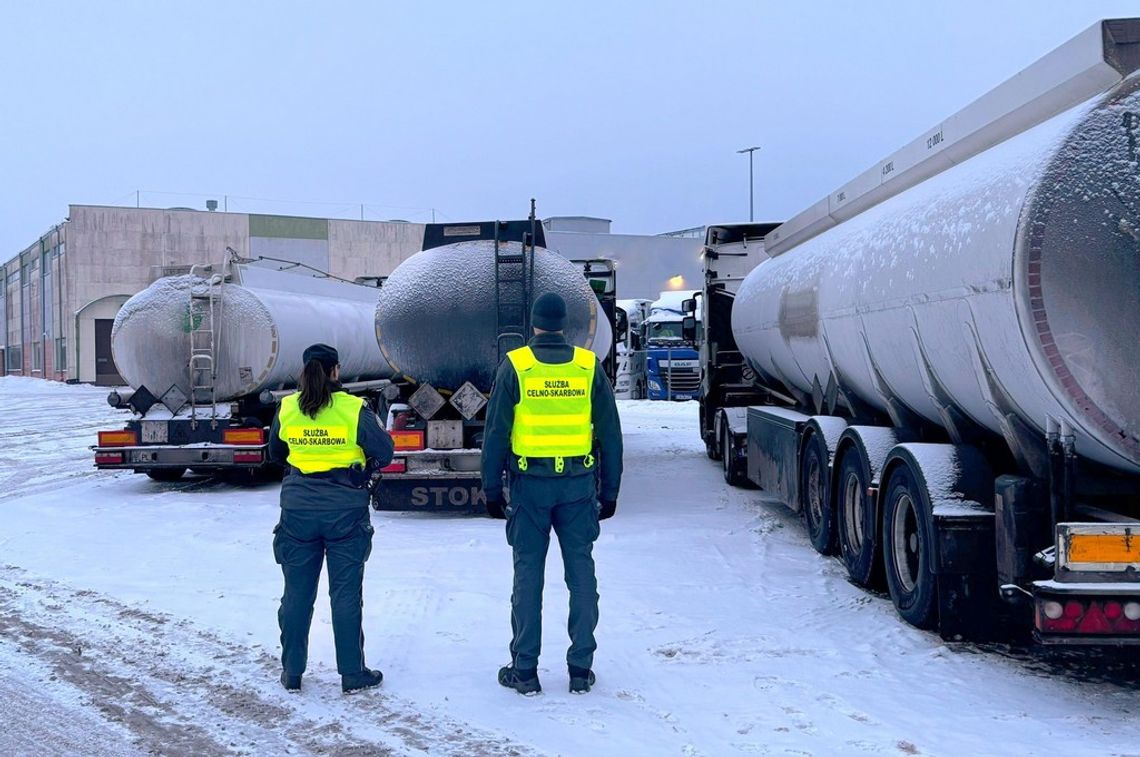 Podlaska KAS udaremniła nielegalny transport 95 tys. litrów paliwa