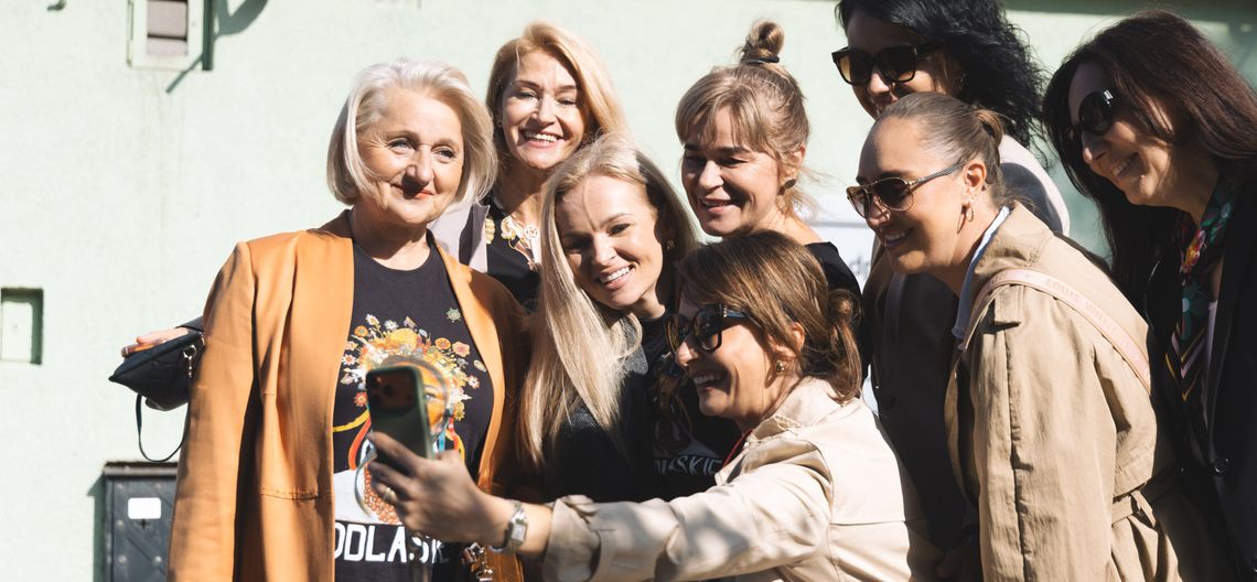 Podlaskie w kobiecym wydaniu. Nowy mural ozdobił ścianę budynku w Białymstoku Podlaskie w kobiecym wydaniu. Nowy mural ozdobił ścianę budynku w Białymstoku