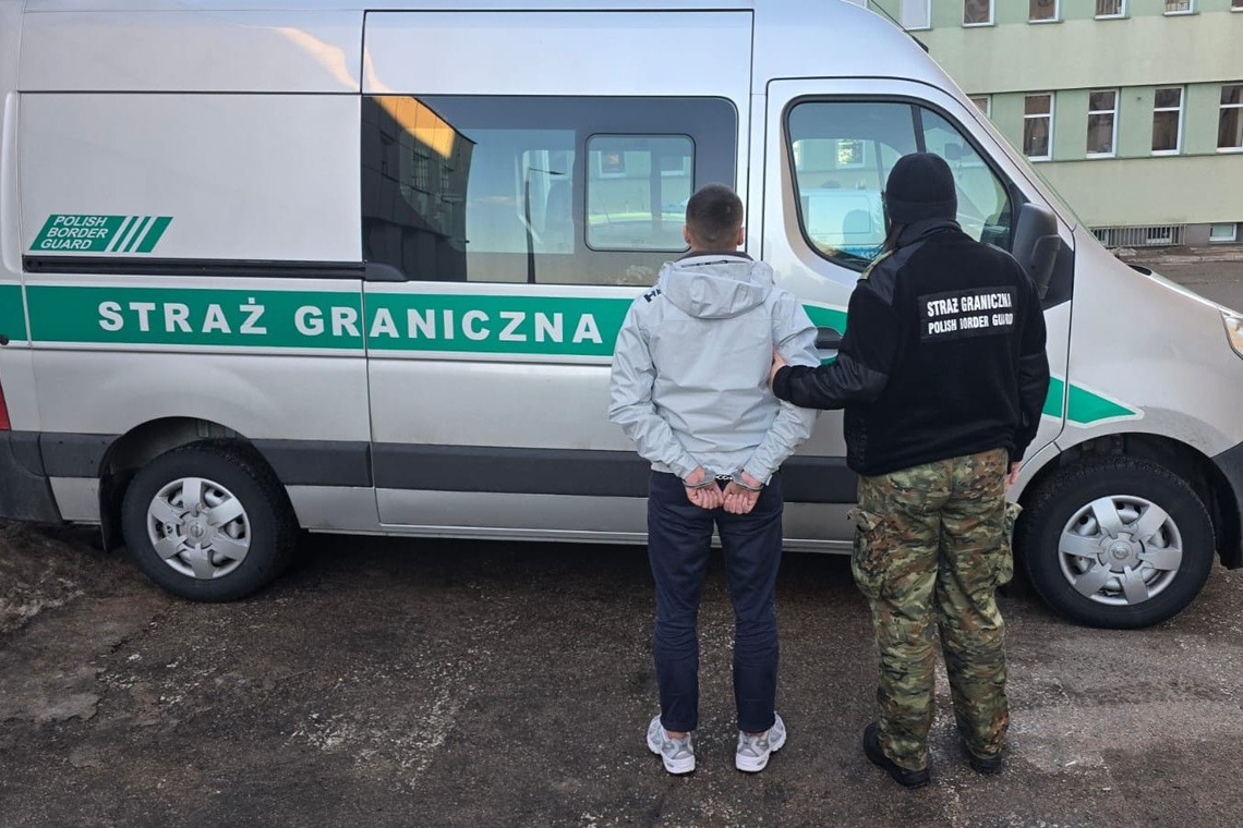 Podrobiony dokument, kokaina i gotówka