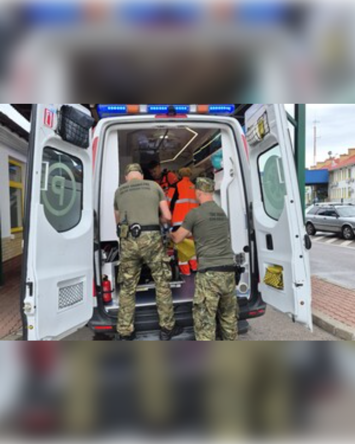Podróżny dostał ataku drgawek na przejściu granicznym. Strażnicy natychmiast ruszyli z pomocą