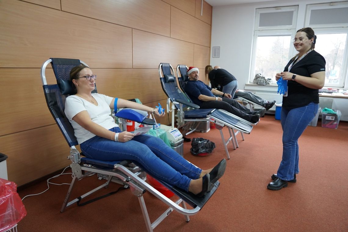 Podziel się życiem! Ponad dwadzieścia osób oddało krew, a prawie pięćdziesiąt zarejestrowało się jako dawcy szpiku ❤️ Podziel się życiem! Ponad dwadzieścia osób oddało krew, a prawie pięćdziesiąt zarejestrowało się jako dawcy szpiku ❤️