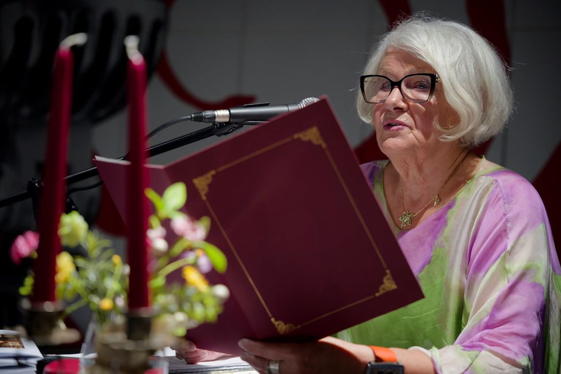 Poetycki wieczór „W zakamarkach uśpionych serc” w Kawiarence Artystycznej Suwalskiego Ośrodka Kultury Poetycki wieczór „W zakamarkach uśpionych serc” w Kawiarence Artystycznej Suwalskiego Ośrodka Kultury