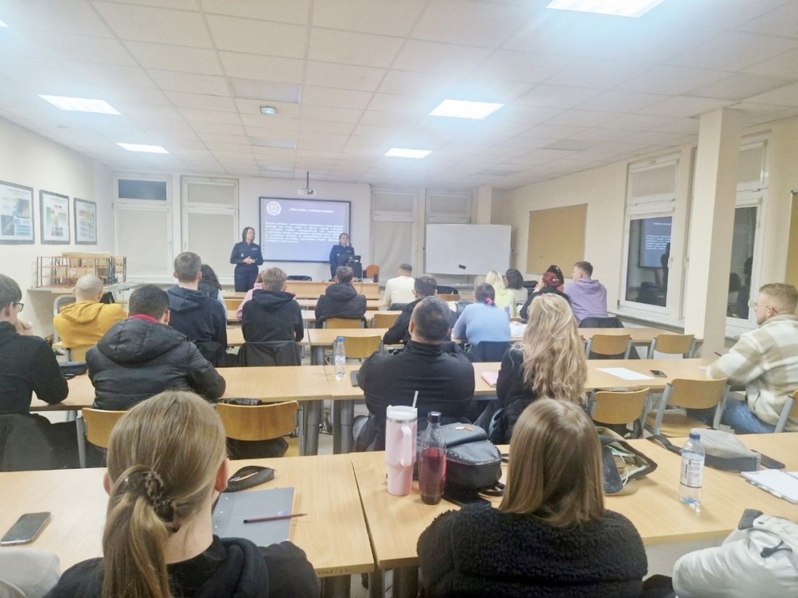 Policjanci o prewencji i bezpieczeństwie – spotkanie studentów PUZ z funkcjonariuszami Wydziału Prewencji Policjanci o prewencji i bezpieczeństwie – spotkanie studentów PUZ z funkcjonariuszami Wydziału Prewencji