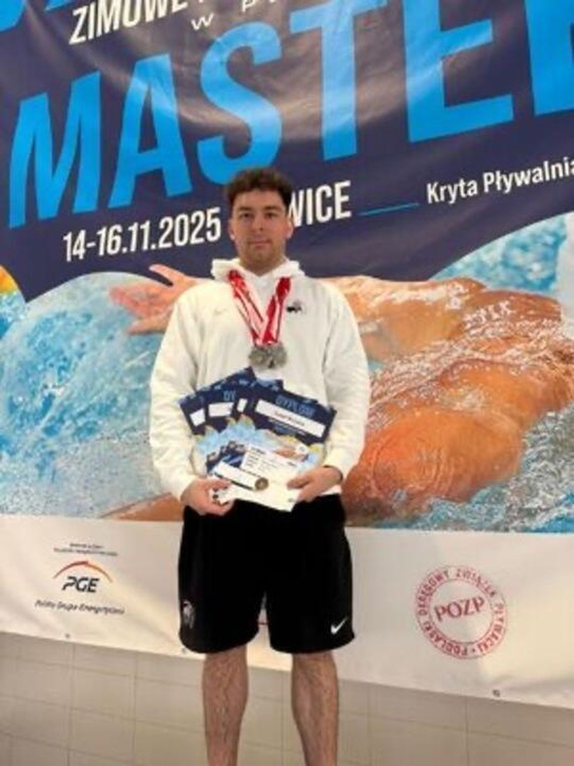 Policjant z medalami. Sierżant Kamil Woźniak łączy służbę ze sportem