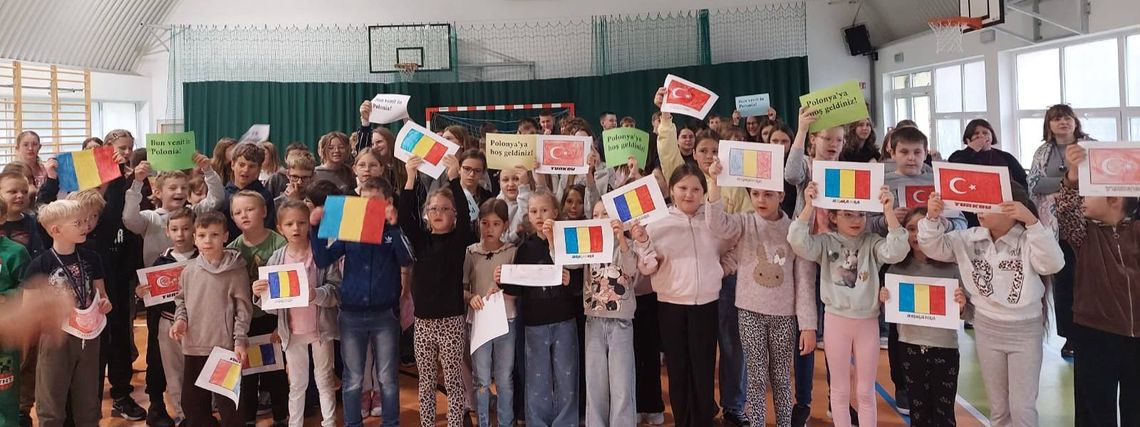 Polska, Rumunia i Turcja w jednej klasie! Międzynarodowa wizyta w Szkole Podstawowej w Starym Folwarku Polska, Rumunia i Turcja w jednej klasie! Międzynarodowa wizyta w Szkole Podstawowej w Starym Folwarku