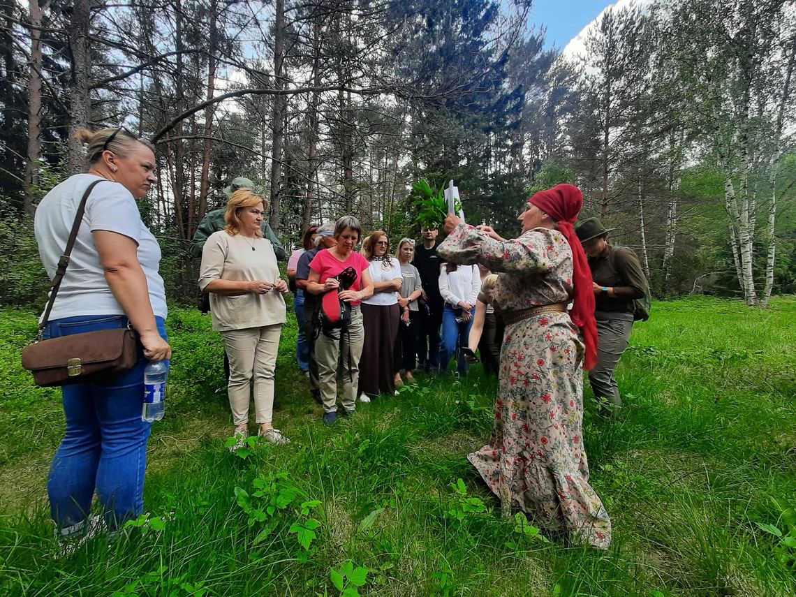 🌿 Polsko-litewska współpraca dla rodzinnej turystyki. Warsztaty zielarskie w Dziewieniskim Historycznym Parku Regionalnym 🌿 Polsko-litewska współpraca dla rodzinnej turystyki. Warsztaty zielarskie w Dziewieniskim Historycznym Parku Regionalnym